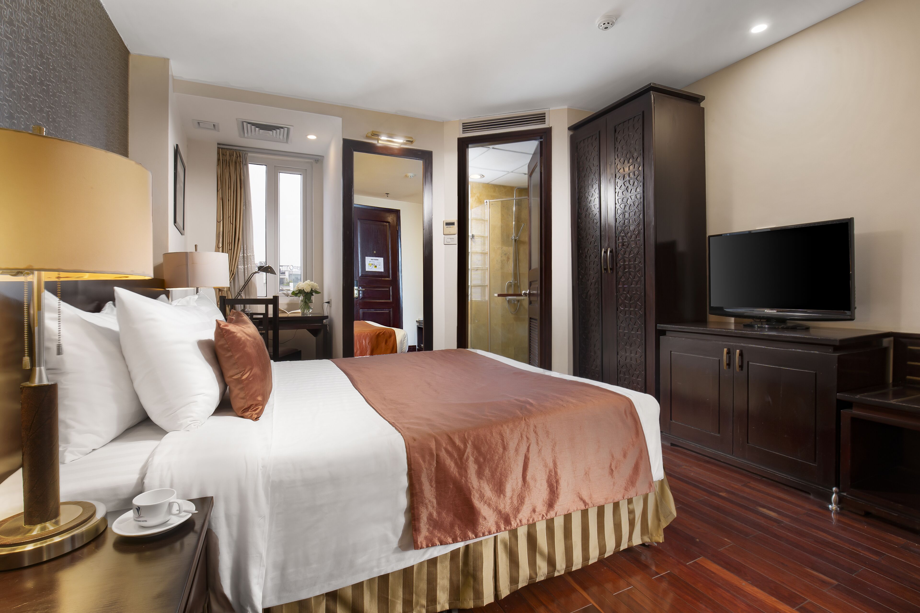 superior double room | minibar, in-room safe, desk, blackout curtains