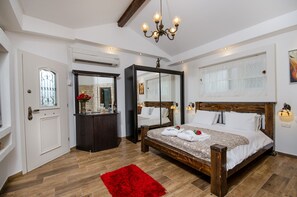 Luxury Suite, 5 Bedrooms | In-room safe, desk, free cribs/infant beds, rollaway beds - The Pearl of the Golan - Pnina BaGolan (Had Nes)