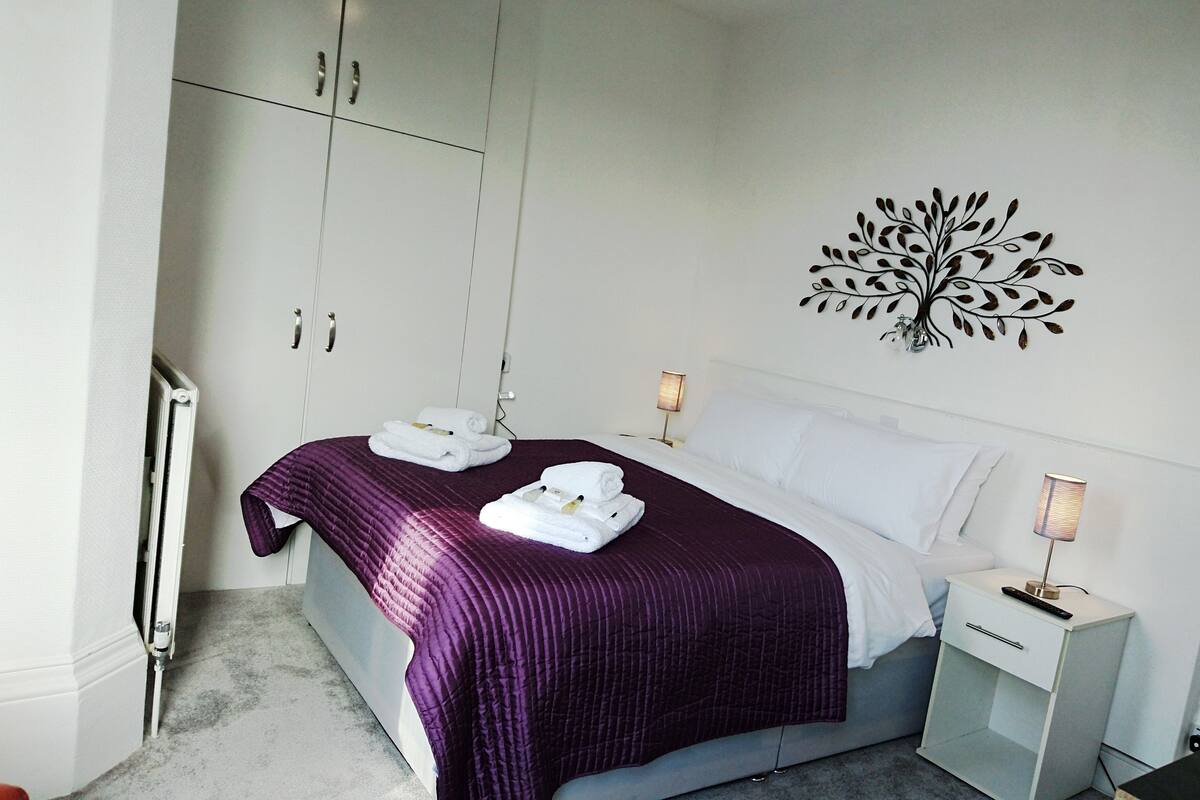 Family Room (Standard for 3) | WiFi (free), bed sheets