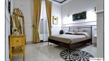 Standard Tek Büyük Yataklı Oda | 1 yatak odası, minibar, masa, ses yalıtımı