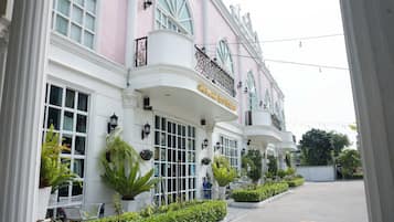 บริการอาหารเช้า อาหารกลางวัน อาหารเย็น, อาหารนานาชาติ