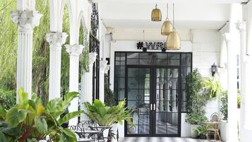 Khu tổ chức tiệc cưới ngoài trời