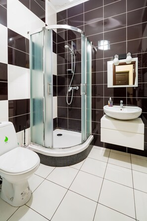 Standard Apartment, Kitchenette | Bathroom | Shower, free toiletries, hair dryer - Apartment Fedkovycha (Lviv)