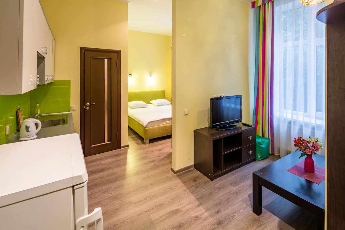 Standard Apartment, Kitchenette | Rollaway beds (surcharge), WiFi (free)