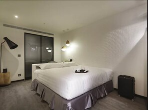 Habitación | Minibar, caja de seguridad en la habitación y decoración personalizada 