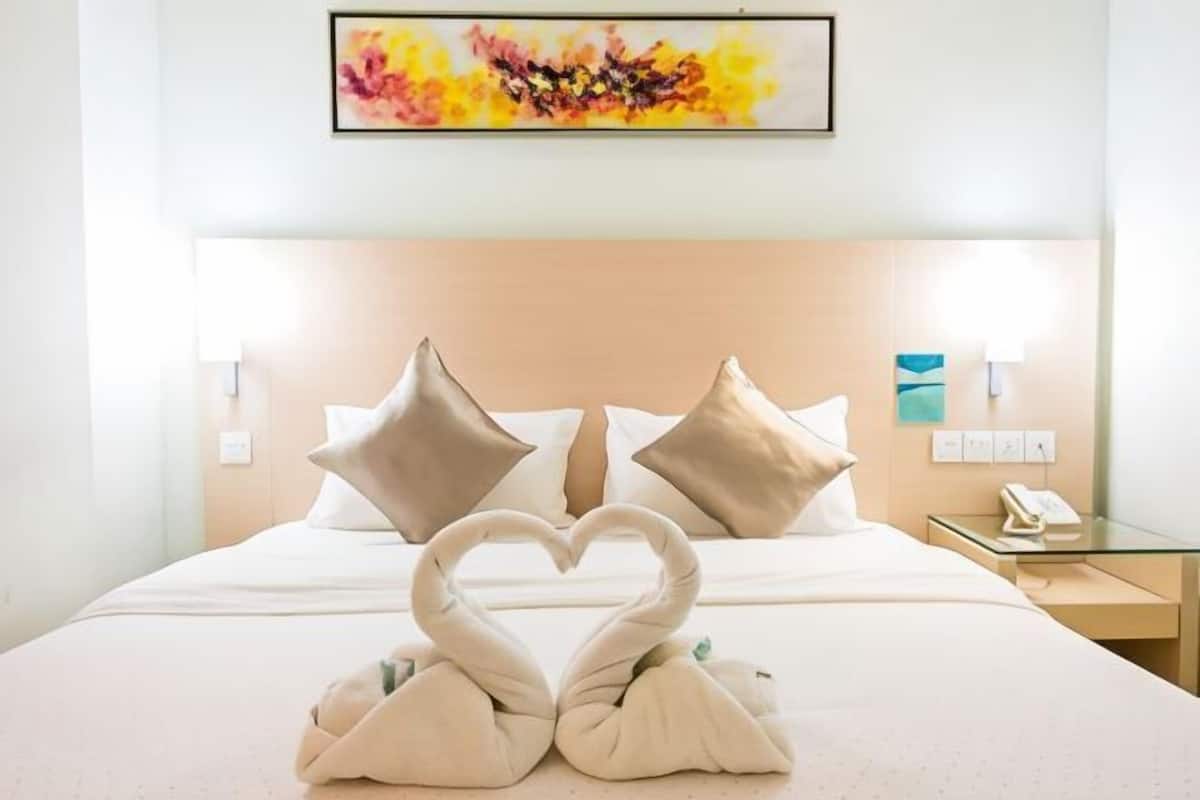 Desk, bed sheets