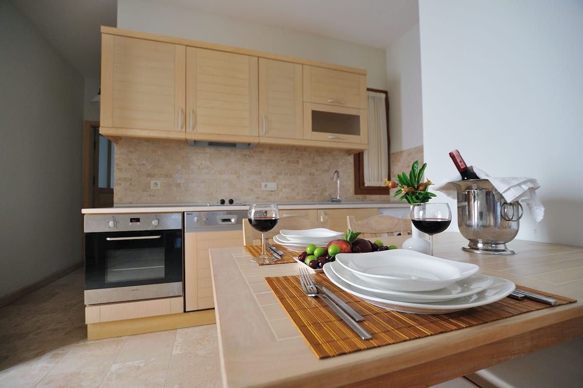 Deluxe Suite, 1 Bedroom, Sea View | Private kitchenette