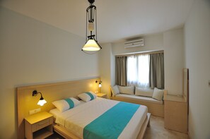 Minibar, in-room safe, desk, iron/ironing board