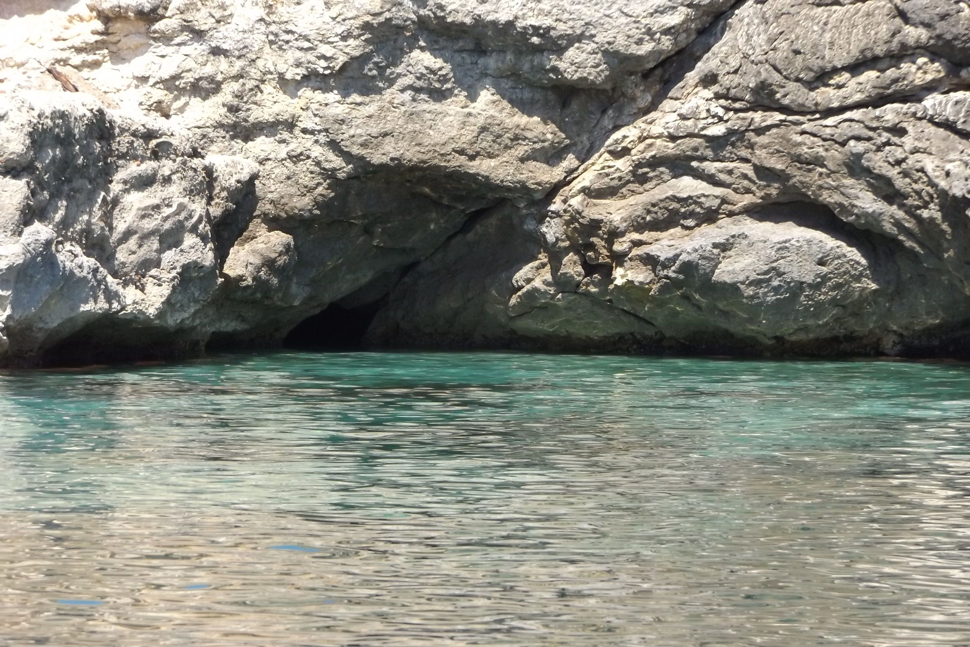 beach nearby, white sand, 20 beach bars