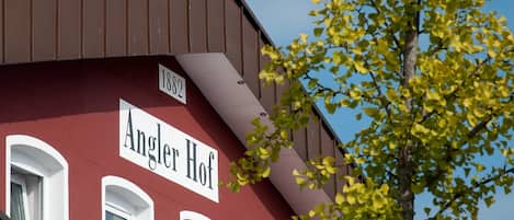 Fachada de la propiedad