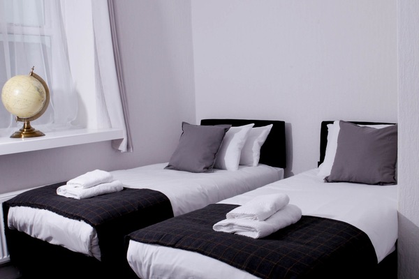 Apartment | Desk, iron/ironing board (on request), WiFi (free), bed sheets