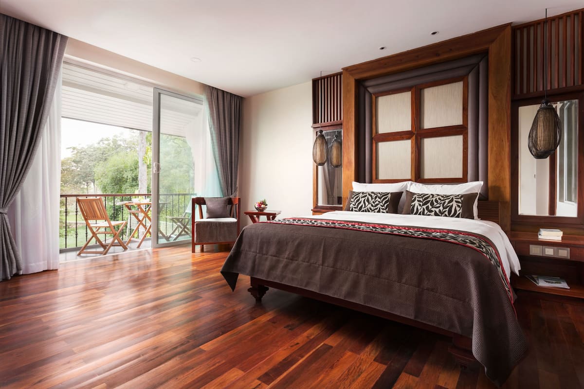 Junior Suite -  Daily access to the Prampi Lounge for 1 hour per entrance | 高档床上用品、Select Comfort 床、迷你吧、客房内保险箱