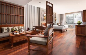 Executive Club Balcony Pool View - Daily access to the Prampi Lounge for 1 hour per entrance