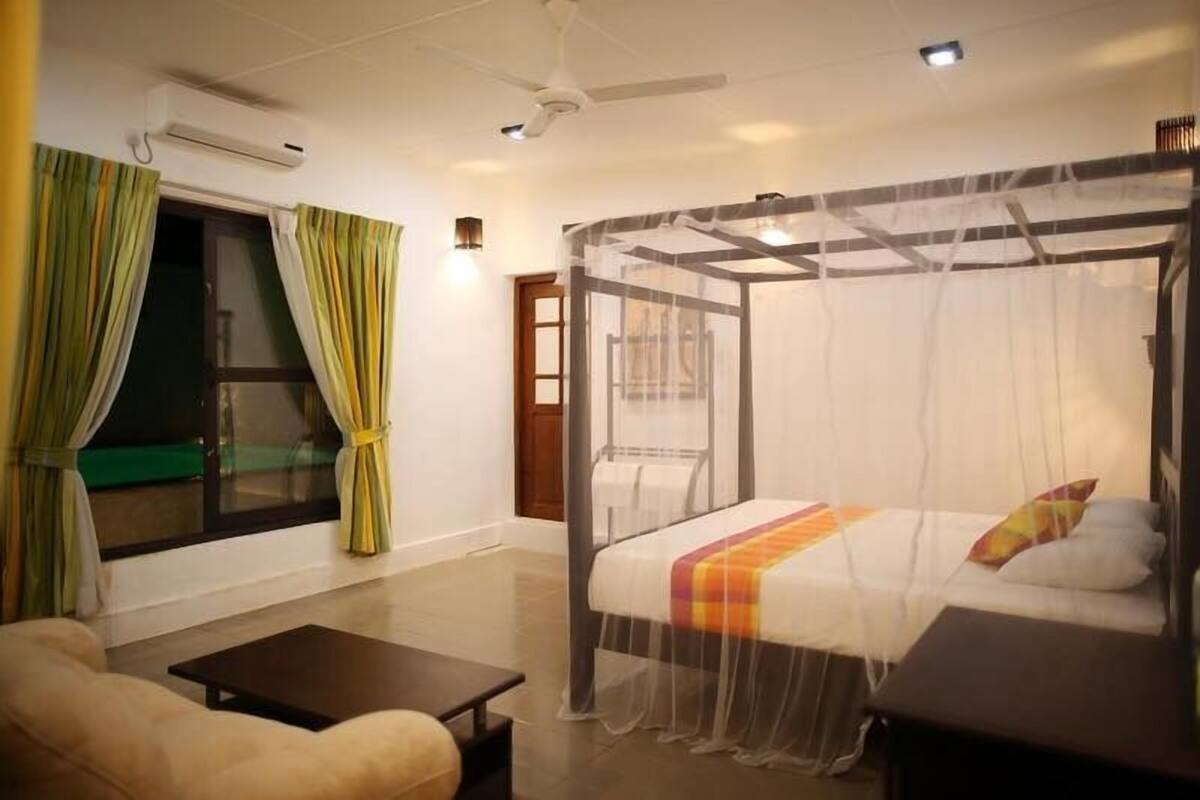 Double Room, Pool View | Minibar, in-room safe, desk, iron/ironing board