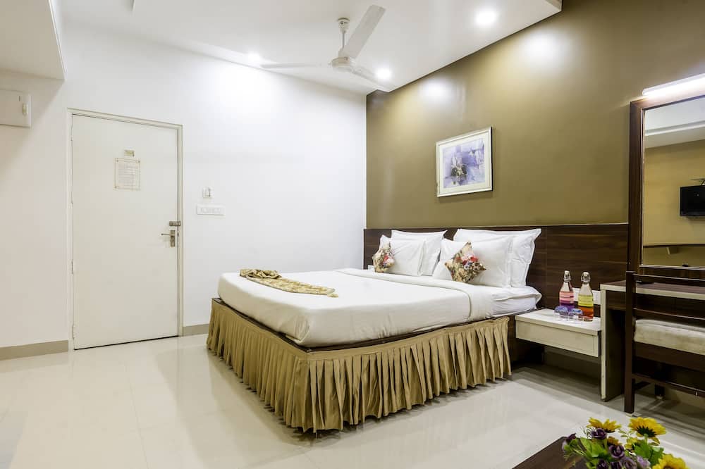 Hotel Ashish Palace