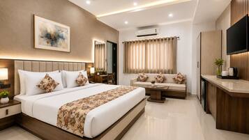Deluxe Double or Twin Room | Desk, iron/ironing board (on request), free WiFi