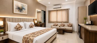 Hotel Ashish Palace