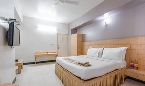 Desk, iron/ironing board, free WiFi - Hotel Ashish Palace (Udaipur)