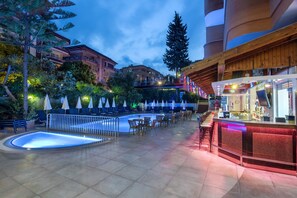 Poolside bar - May Flower Apart Hotel (Alanya)