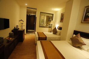 Premium bedding, minibar, in-room safe, desk