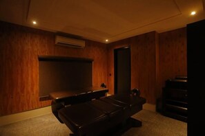Massage/treatment rooms