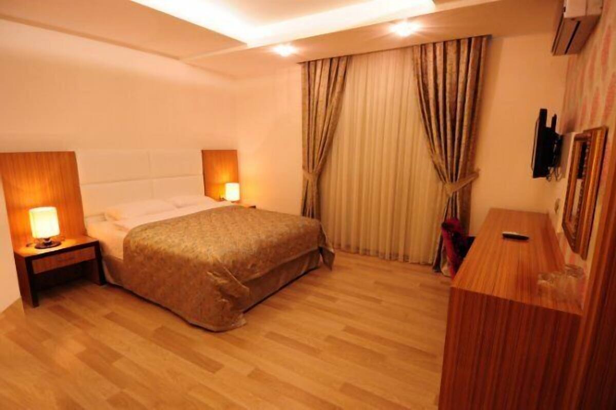 Minibar, in-room safe, desk, soundproofing