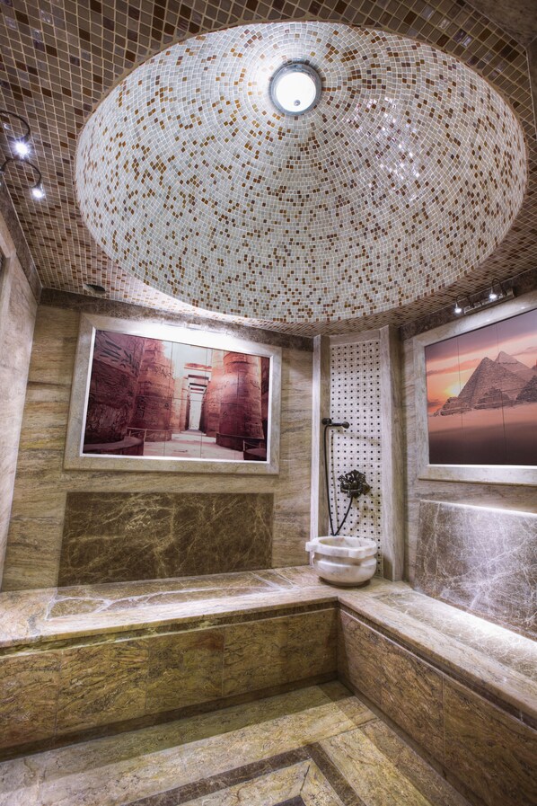 Salas de tratamiento para parejas y baño turco o hammam