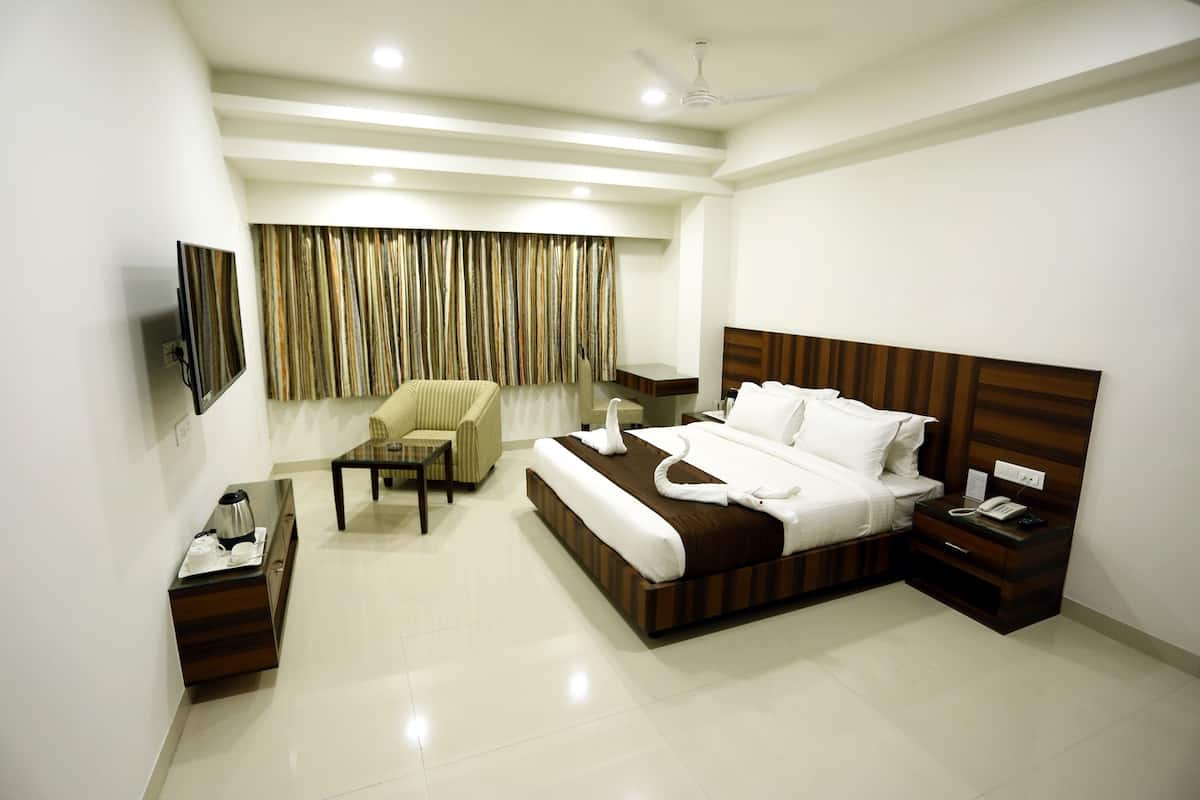 Superior Room | Premium bedding, minibar, in-room safe, desk