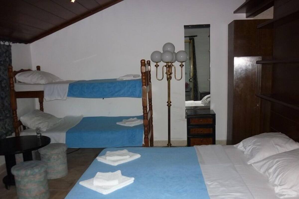 Estudio, 1 habitación, cocineta, junto a la alberca | Caja de seguridad en la habitación, escritorio y wifi gratis