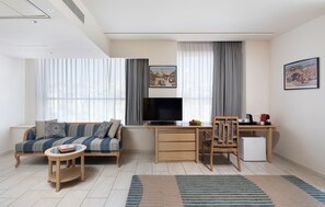 Svit | Värdeförvaringsskåp på rummet, skrivbord, ljudisolering och gratis wi-fi