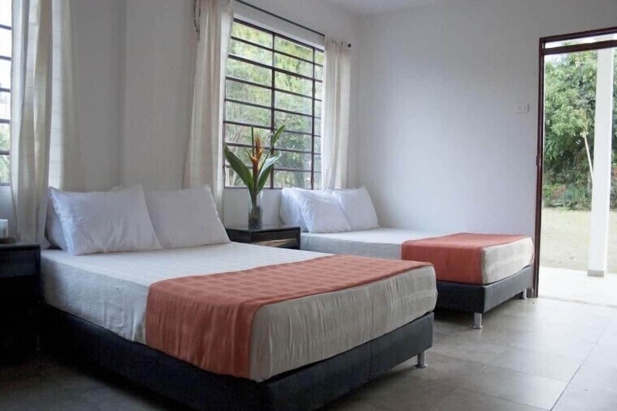 Comfort-værelse til 4 personer - 2 queensize-senge | Pengeskab på værelset, gratis Wi-Fi