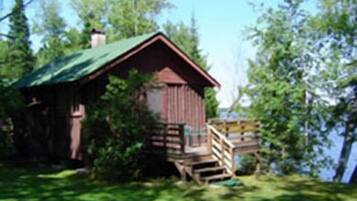 Basic Cabin, 2 Bedrooms | Teres/patio
