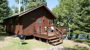 Cabin, 2 Bedrooms | Free WiFi, bed sheets