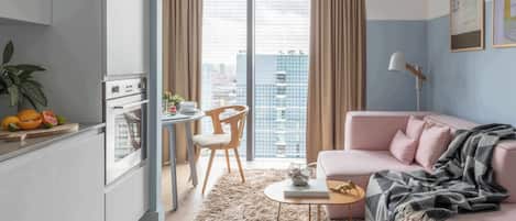 Suite, 1 habitación | Ropa de cama de alta calidad y caja de seguridad en la habitación