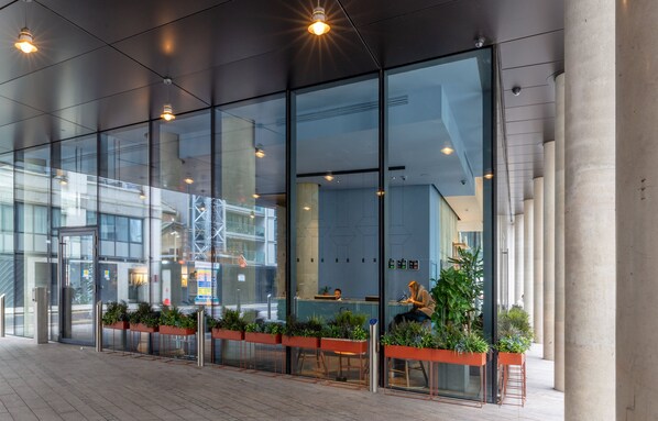 Exterior - Leman Locke (London)