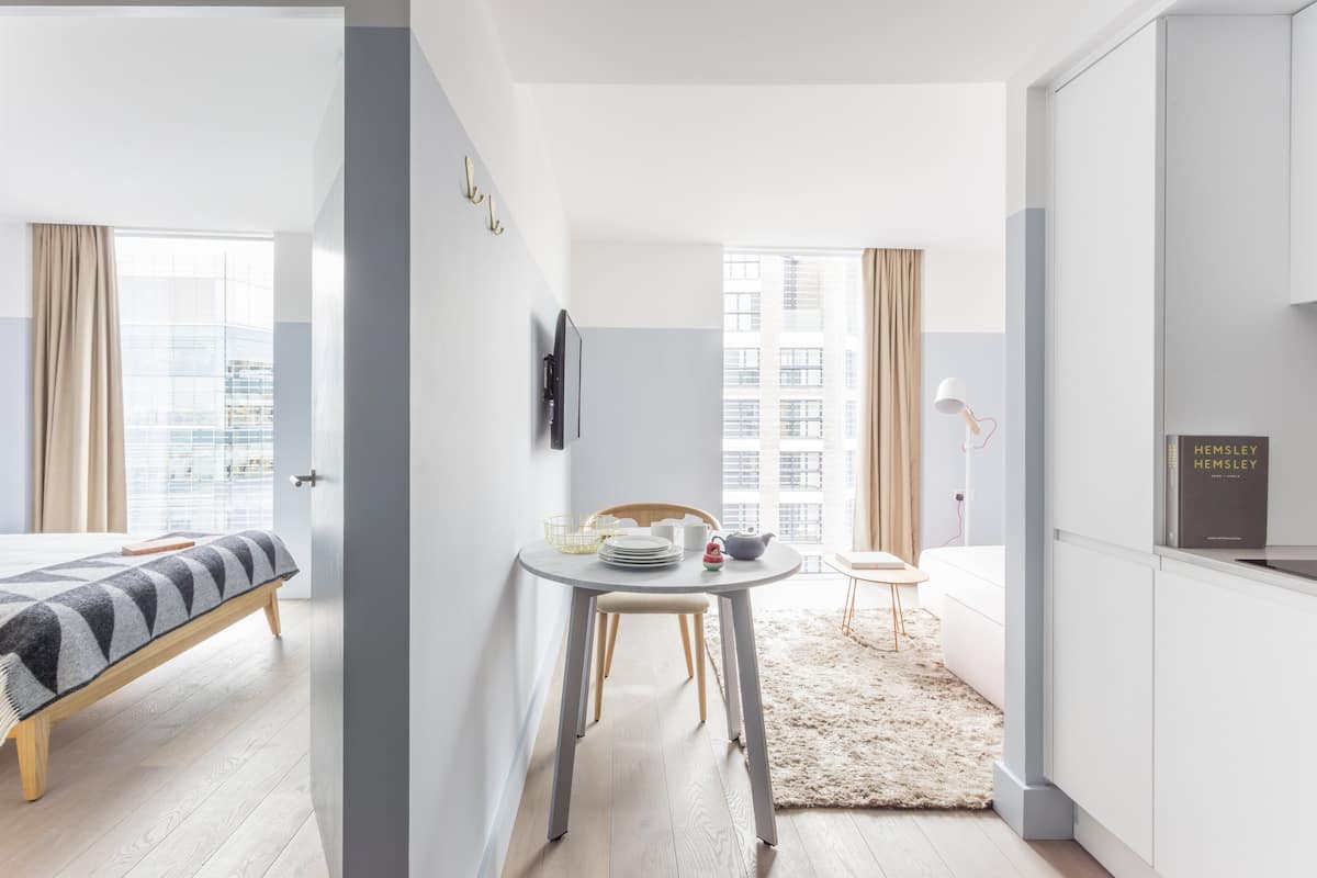 1 bedroom, premium bedding, in-room safe, desk