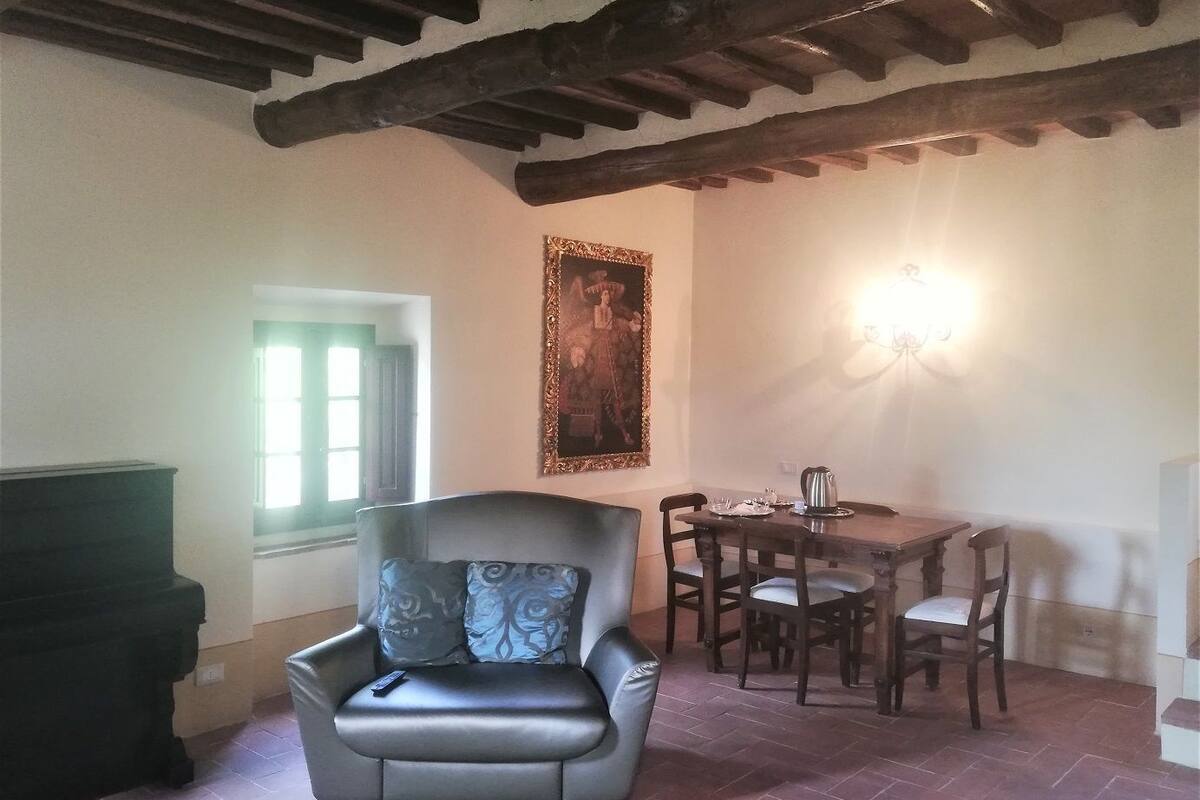 Studio Suite, Multiple Beds | Living area