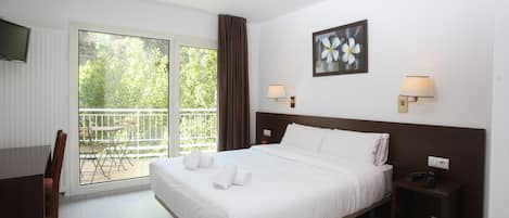 In-room safe, desk, blackout drapes, soundproofing