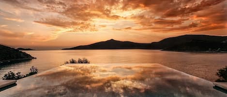 Luxury Villa, 3 Bedrooms | Terrace/patio