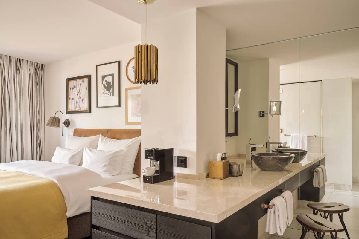 Chambre (Nikolai Boutique)