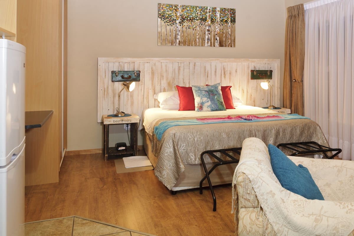 Luxury Double Room, 1 King Bed, Non Smoking, Garden View