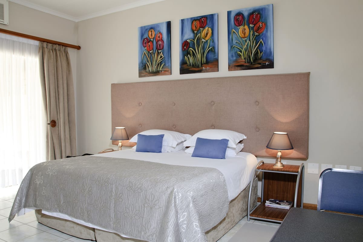 Family Room, Multiple Beds, Non Smoking, Garden View