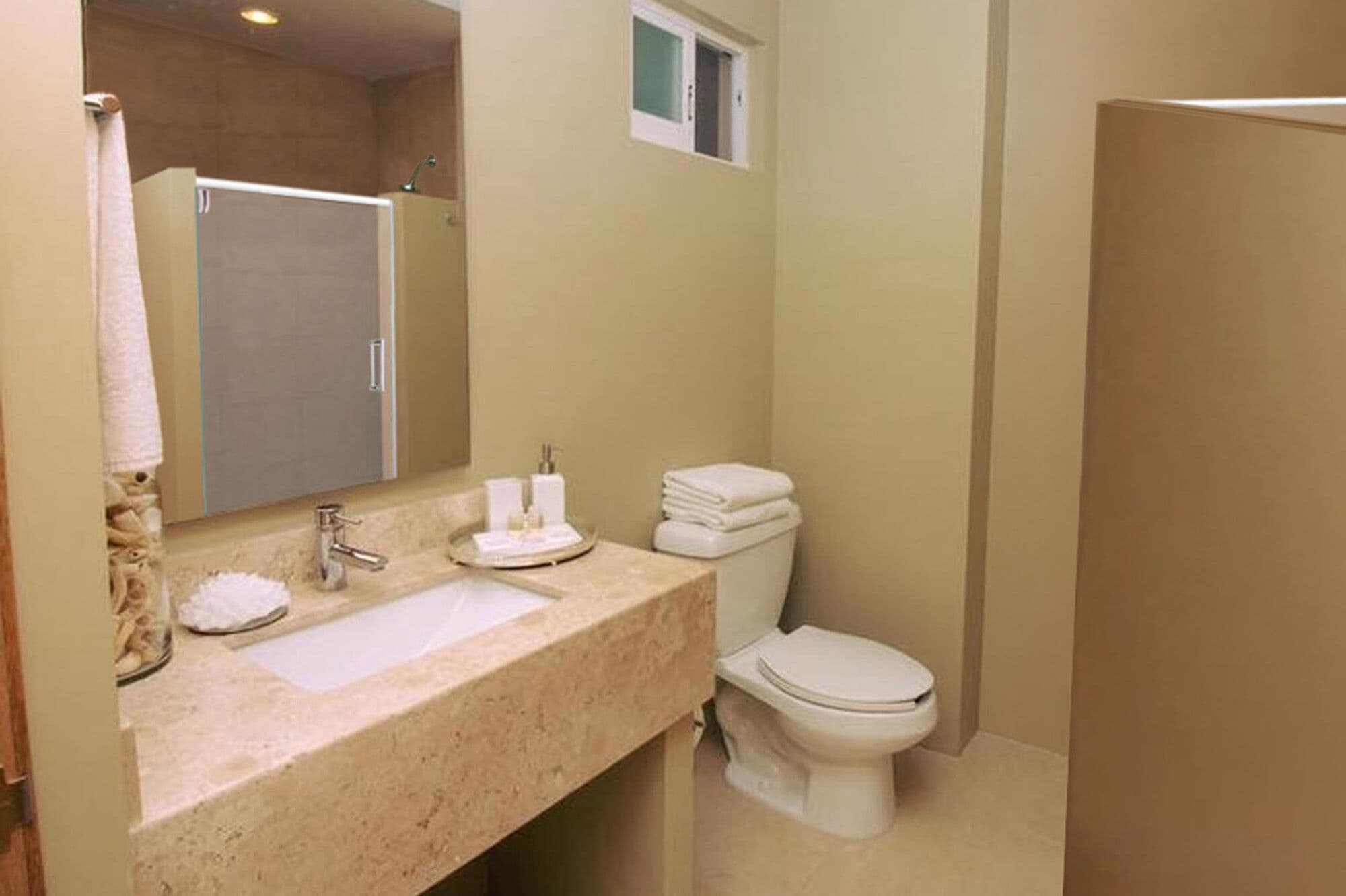 junior suite, 1 bedroom | bathroom | shower, free toiletries, towels