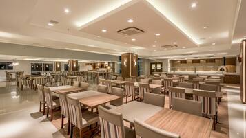 Free daily full breakfast