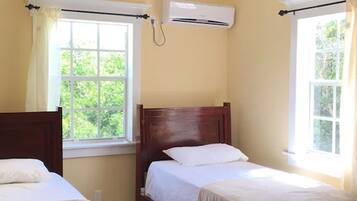 Premium bedding, iron/ironing board, WiFi, bed sheets