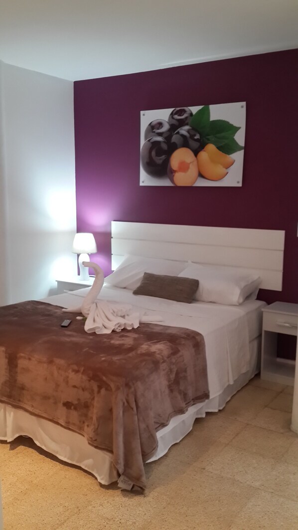 Triple Room | Iron/ironing board, free WiFi