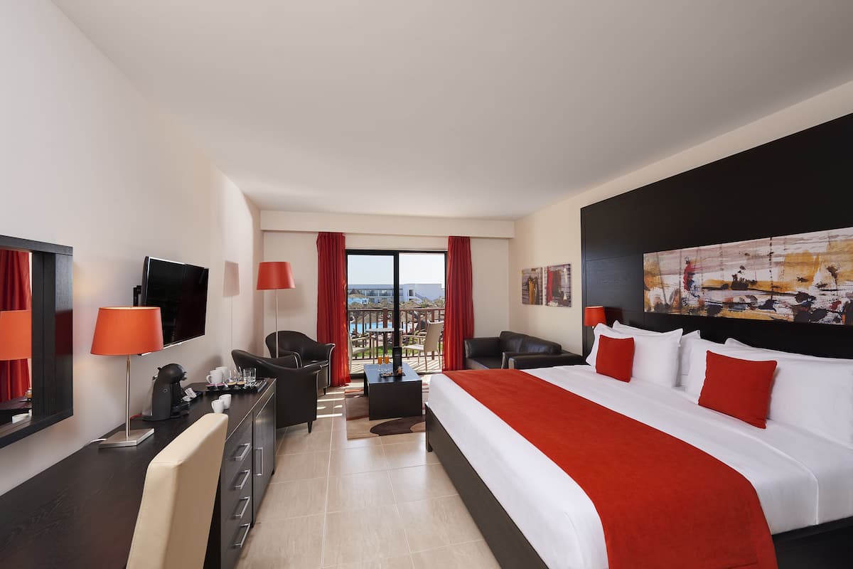 1 bedroom, free minibar, in-room safe, desk