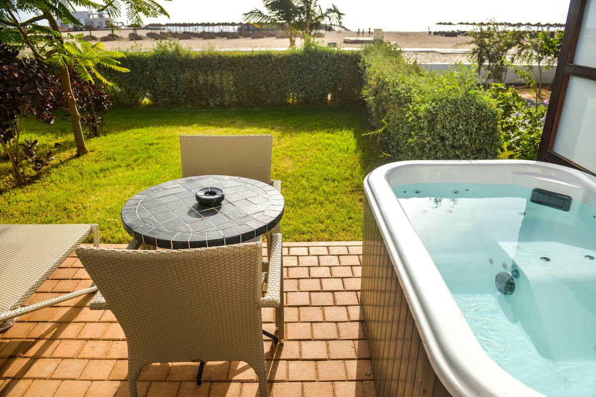 The Level Room Ocean View with Whirlpool | Quang cảnh từ phòng