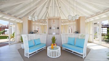 Espace de soins pour les couples, sauna, bain Ă remous, hammam, hammam