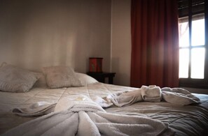 Free cribs/infant beds, free WiFi